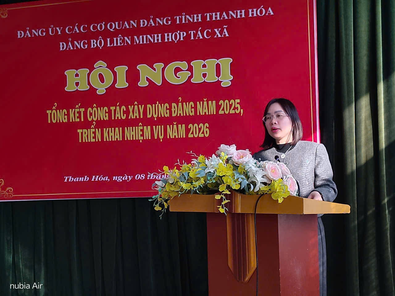 Đồng chí Trần Thị Hồng Trang, Ủy viên Ban chấp hành, Phó Chủ nhiệm Thường trực Ủy ban kiểm tra Đảng ủy các cơ quan Đảng tỉnh phát biểu chỉ đạo tại hội nghị